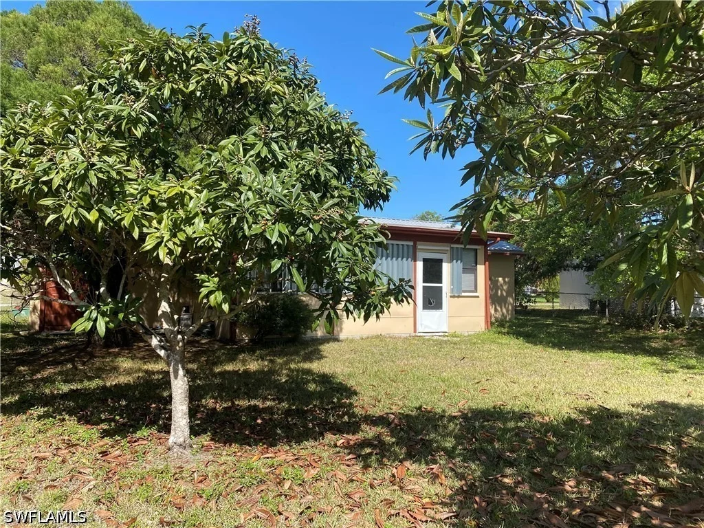 Photo of 4014 N Edgewater Circle