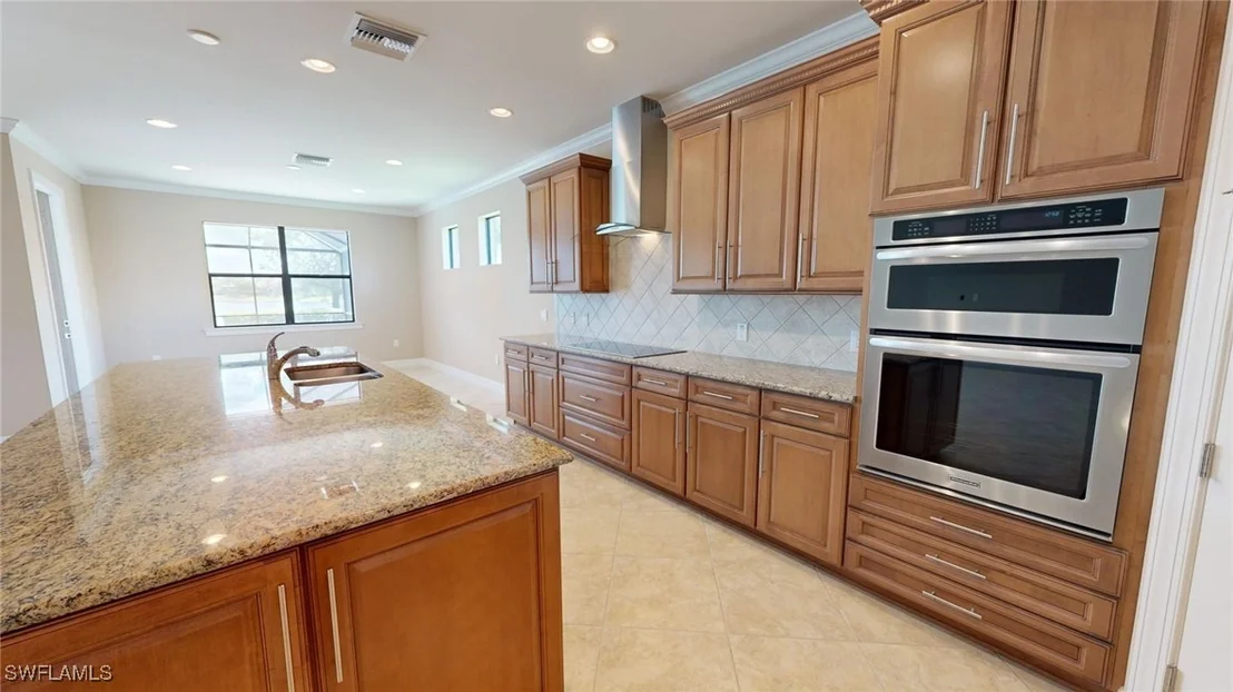 Photo of 6252 Victory Drive