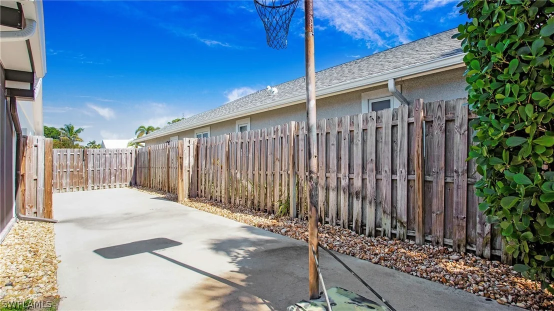 Photo of 800 100th Avenue N