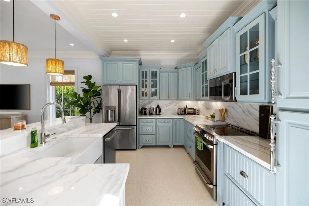Photo of 572 7th Avenue N