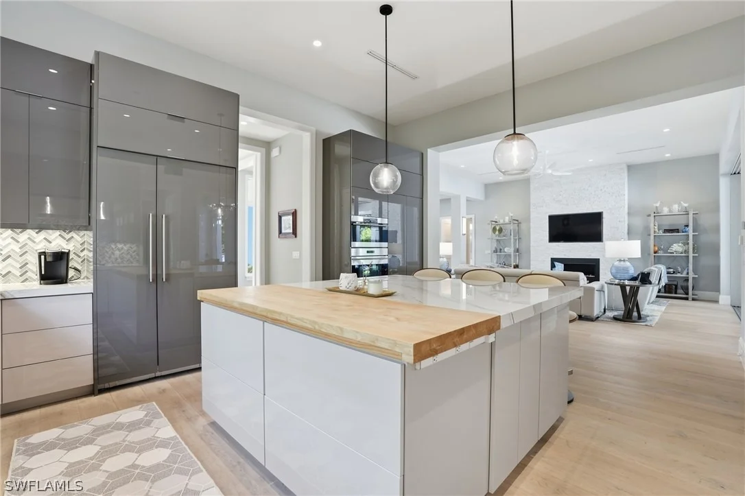 Photo of 725 Harbour Drive