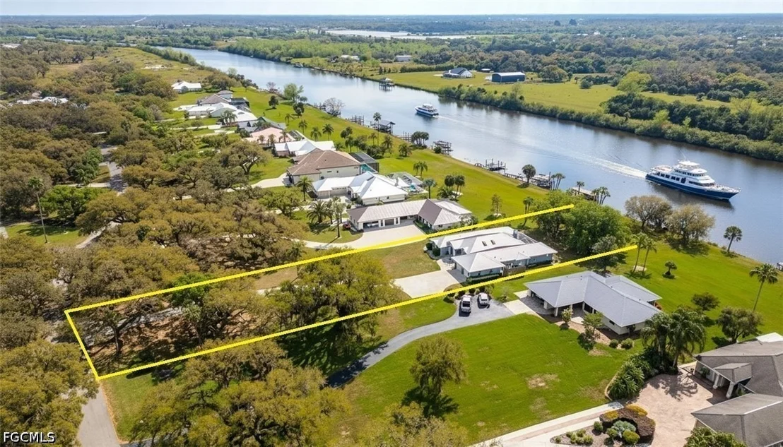 Photo of 1261 Riverbend Drive