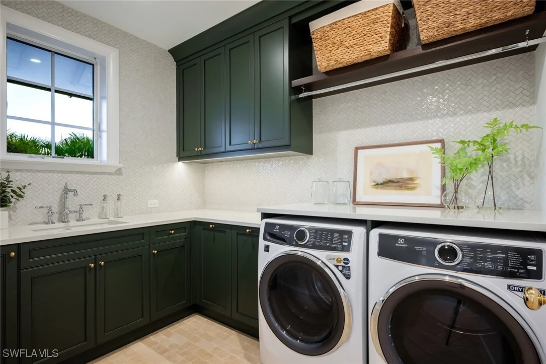 Photo of 190 7TH Avenue N