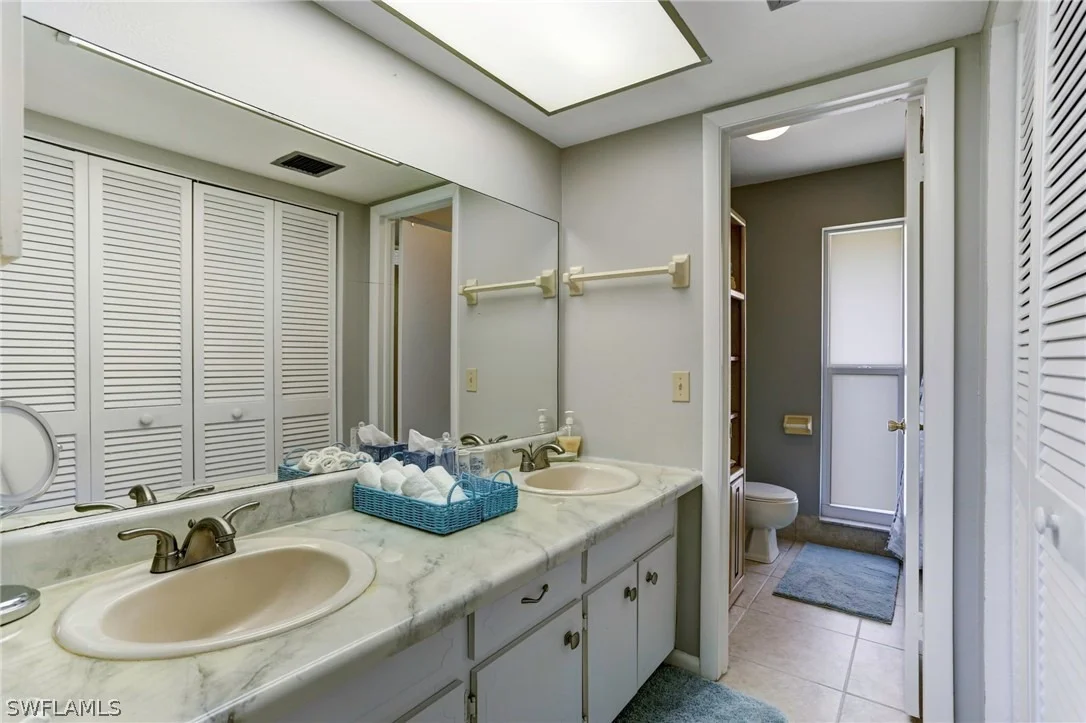 Photo of Unit 732 at 355 Palm Drive