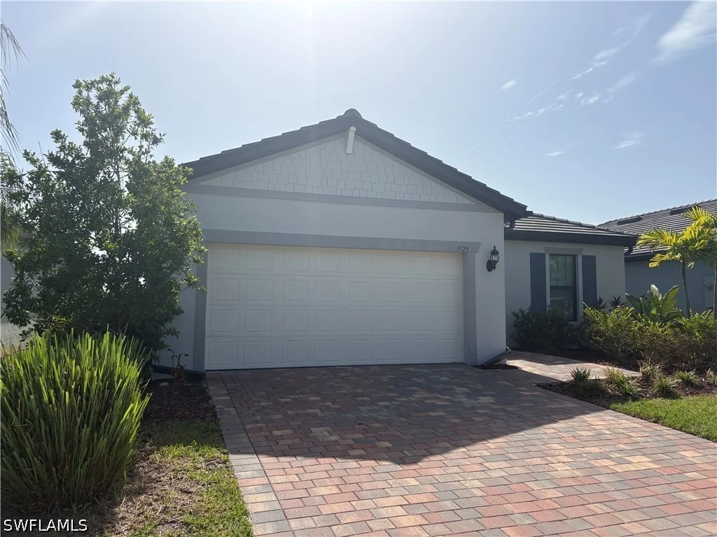 Photo of 3929 E Hampton Circle