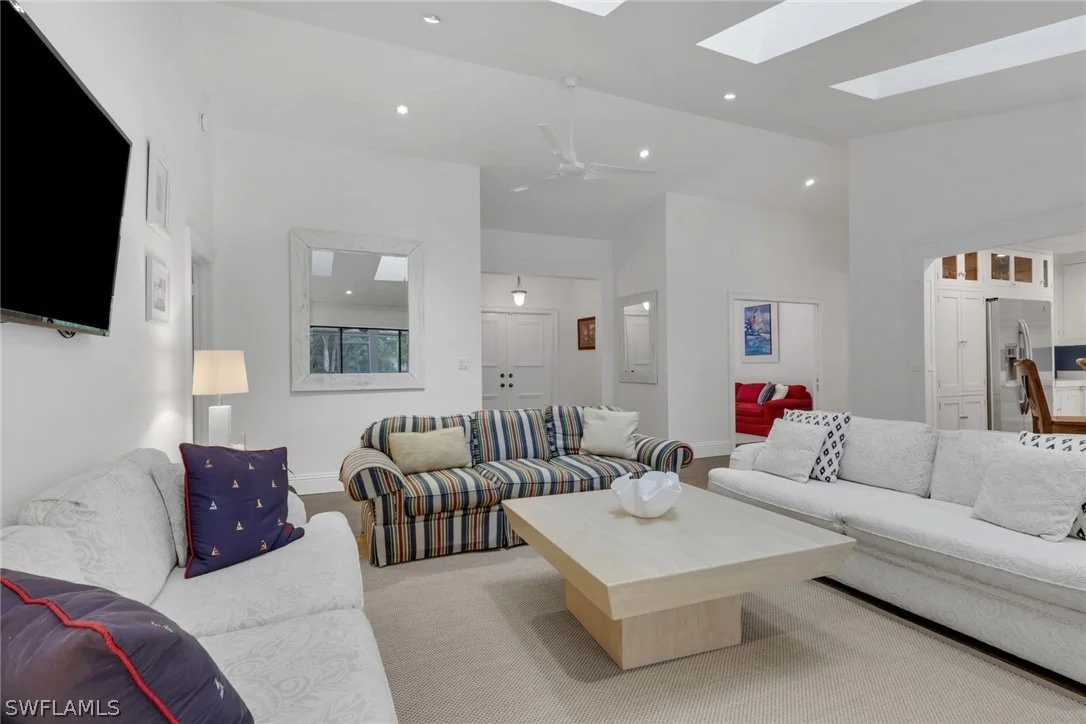 Photo of 2293 Royal Lane