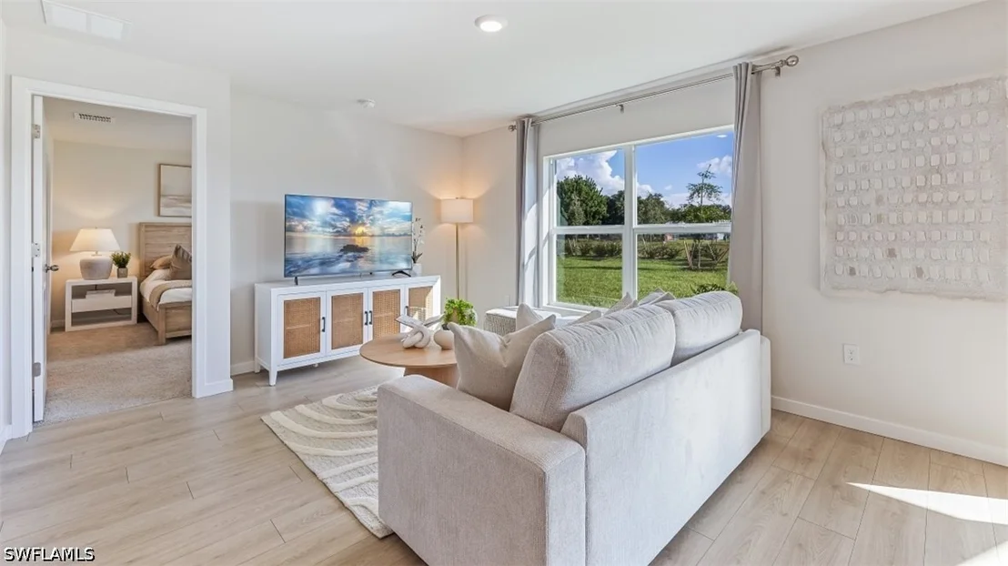 Photo of 550 LIVE OAK Lane