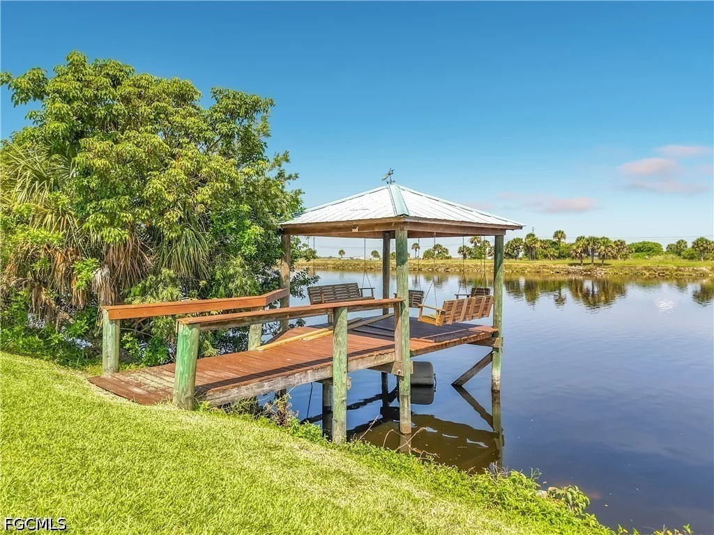Photo of 2795 River Road
