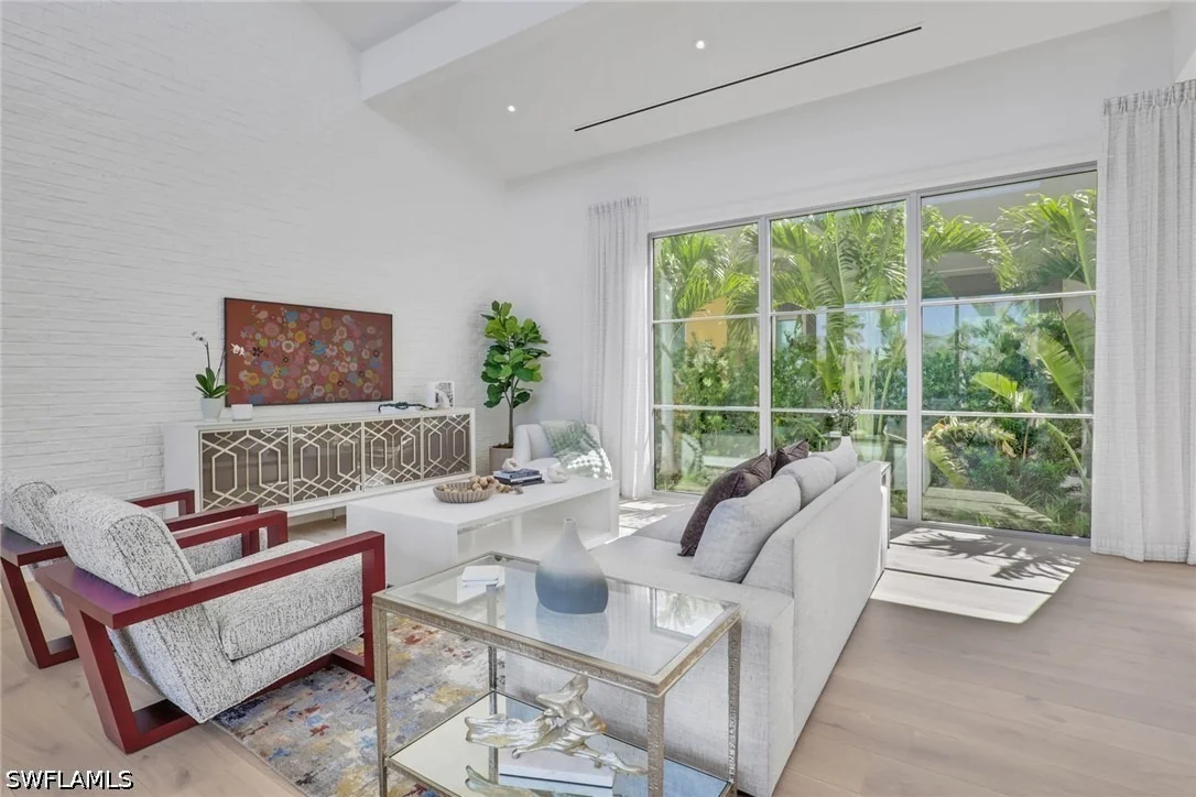 Photo of 3724 Grove Circle