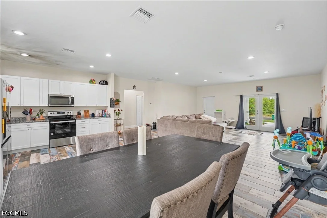 Photo of 8006 Oakleaf Circle