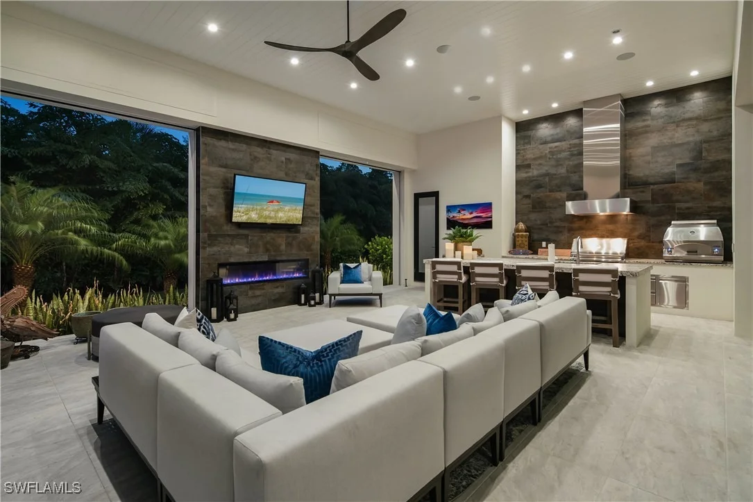 Photo of 882 CASSENA Road