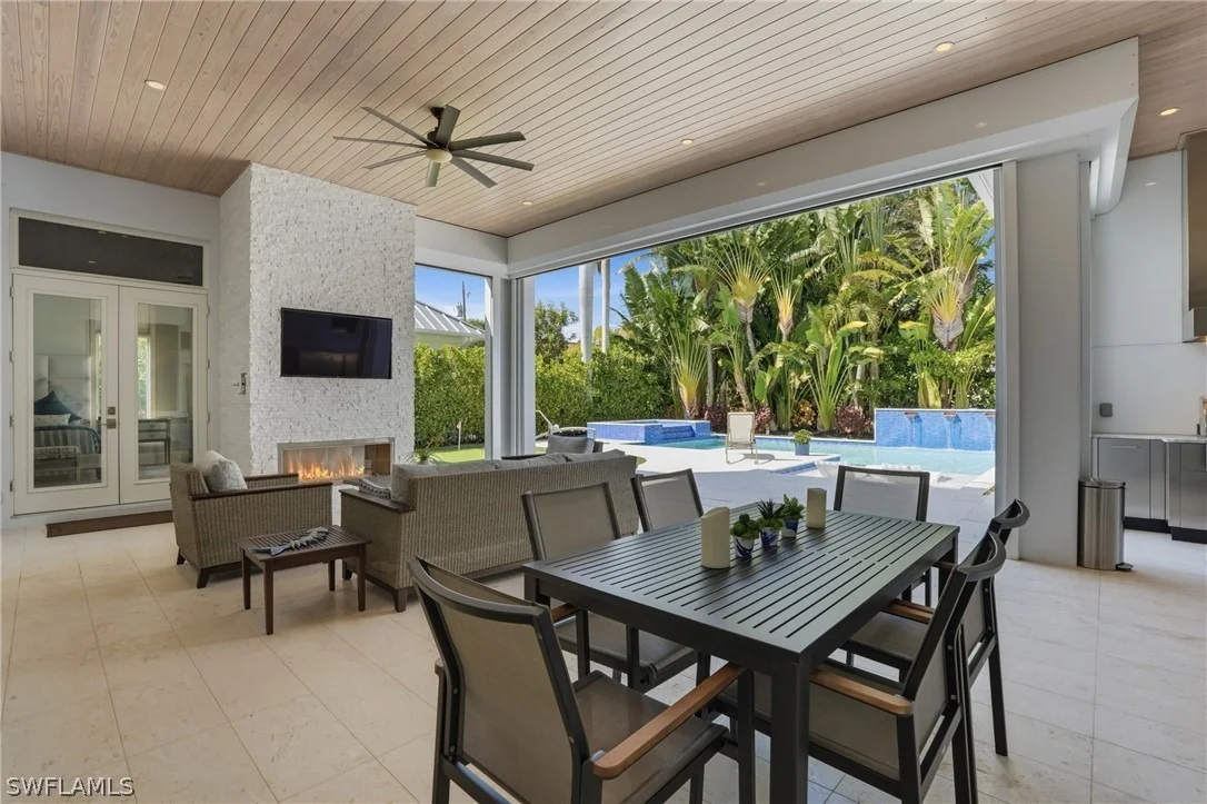 Photo of 725 Harbour Drive