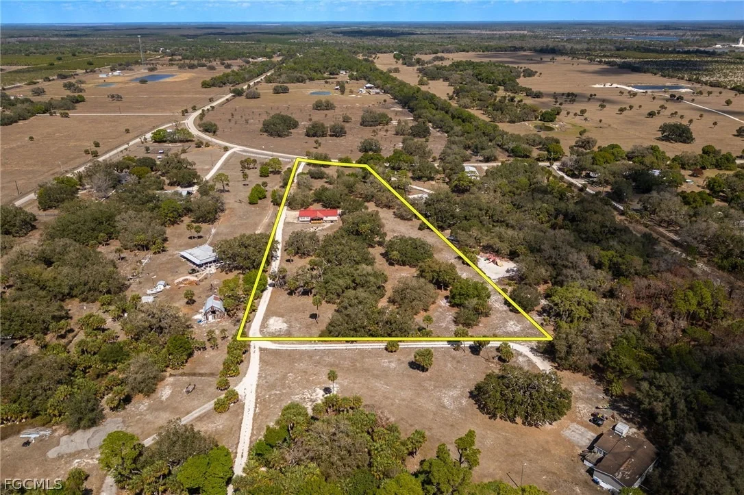 Photo of 2032 Ortona Locks Road