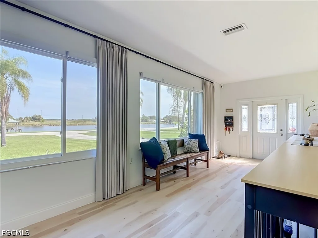 Photo of 2795 River Road