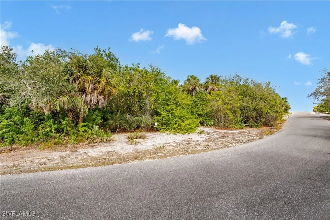 Photo of 889 Scott Drive
