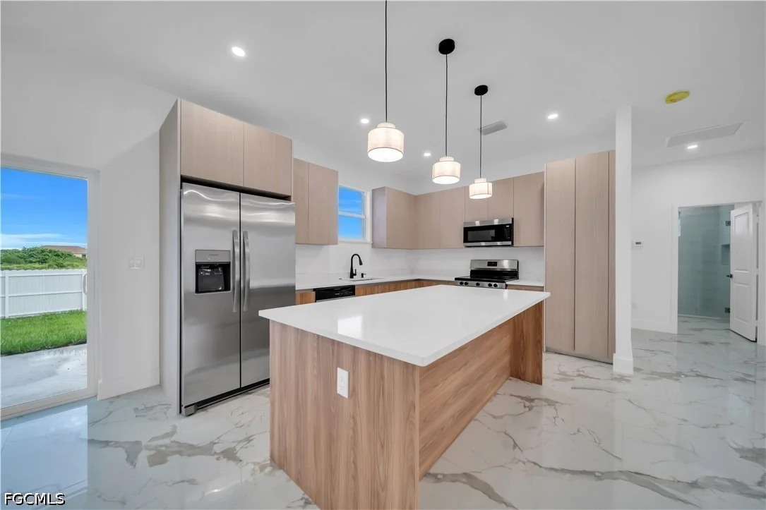Photo of 435 Petite Avenue