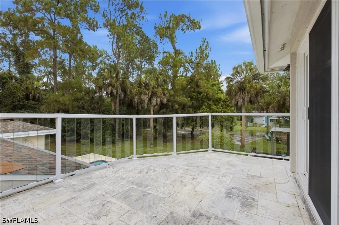 Photo of 150 Logan Boulevard N