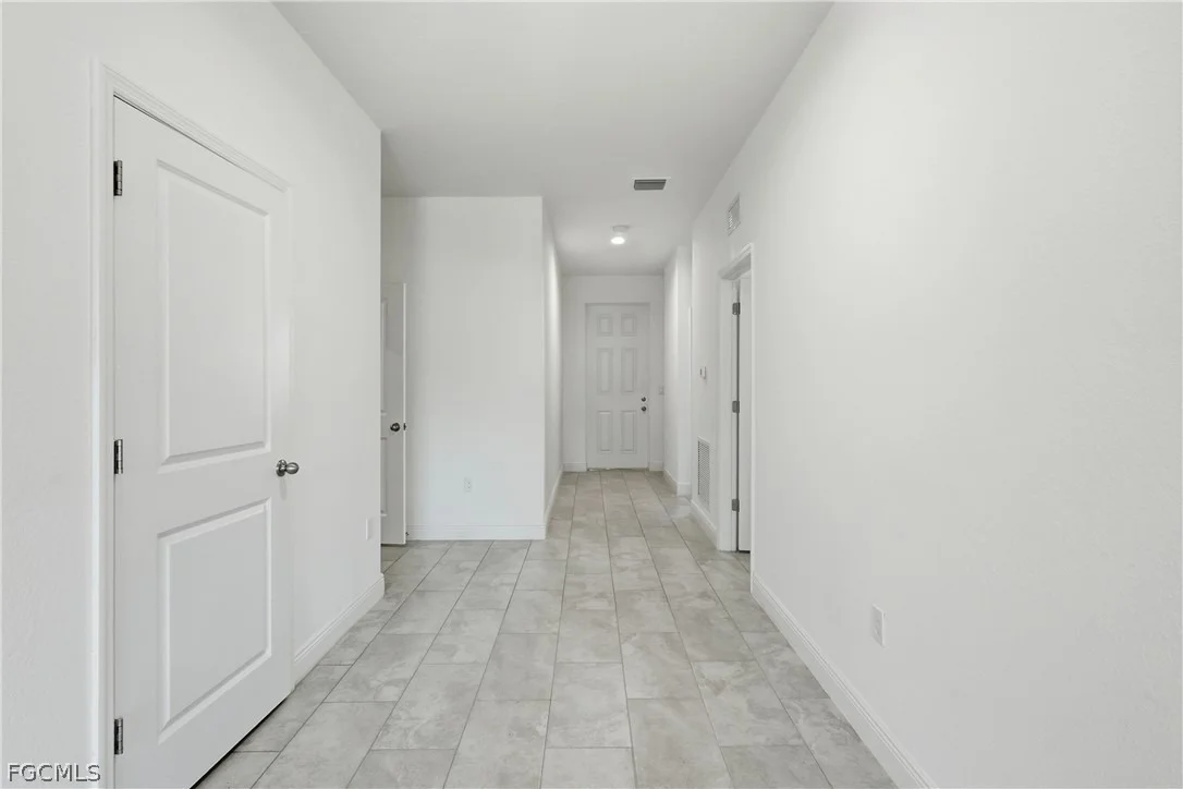 Photo of 1300 E BUCKNELL Lane