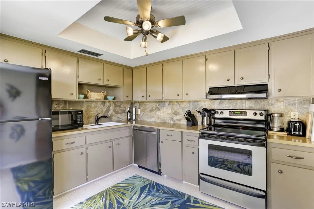 Photo of Unit 732 at 355 Palm Drive