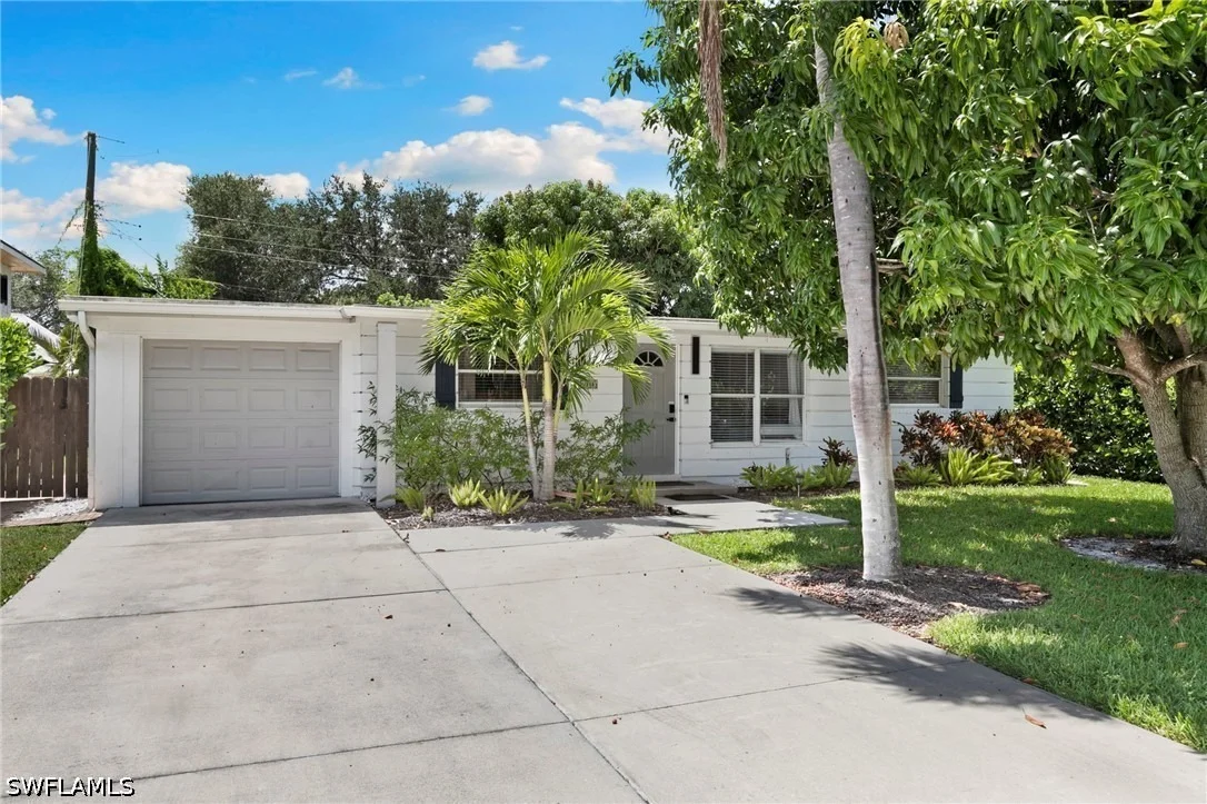 Photo of 2160 Holiday Lane