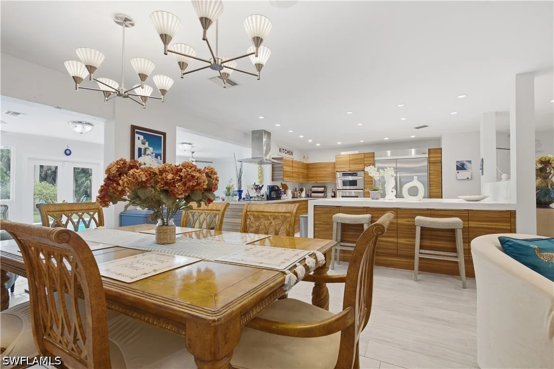 Photo of 150 Logan Boulevard N