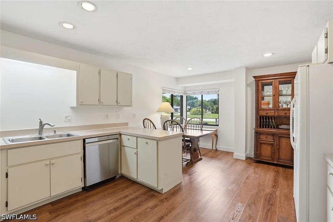 Photo of 4581 Chippendale Drive