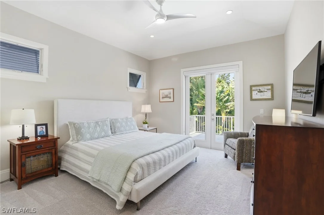 Photo of 725 Harbour Drive