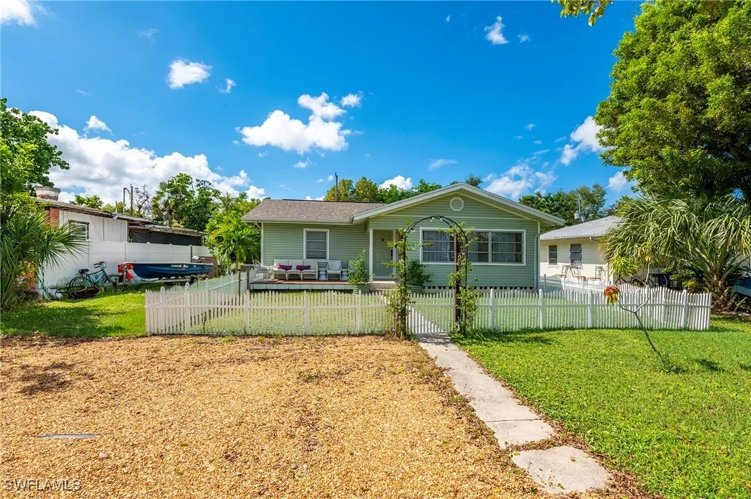 Photo of 2432 Washington Avenue