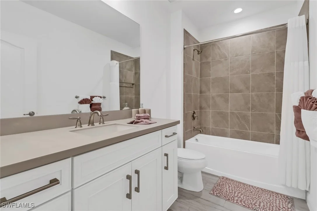 Photo of Unit 1801 at 6953 Avalon Circle