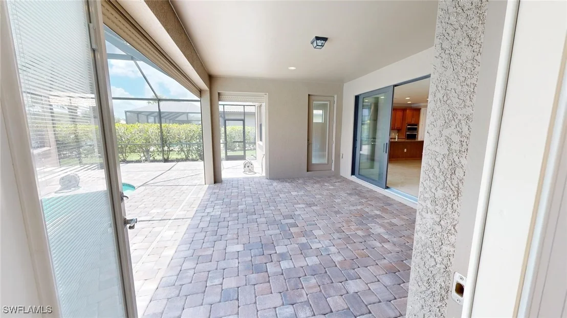 Photo of 6252 Victory Drive