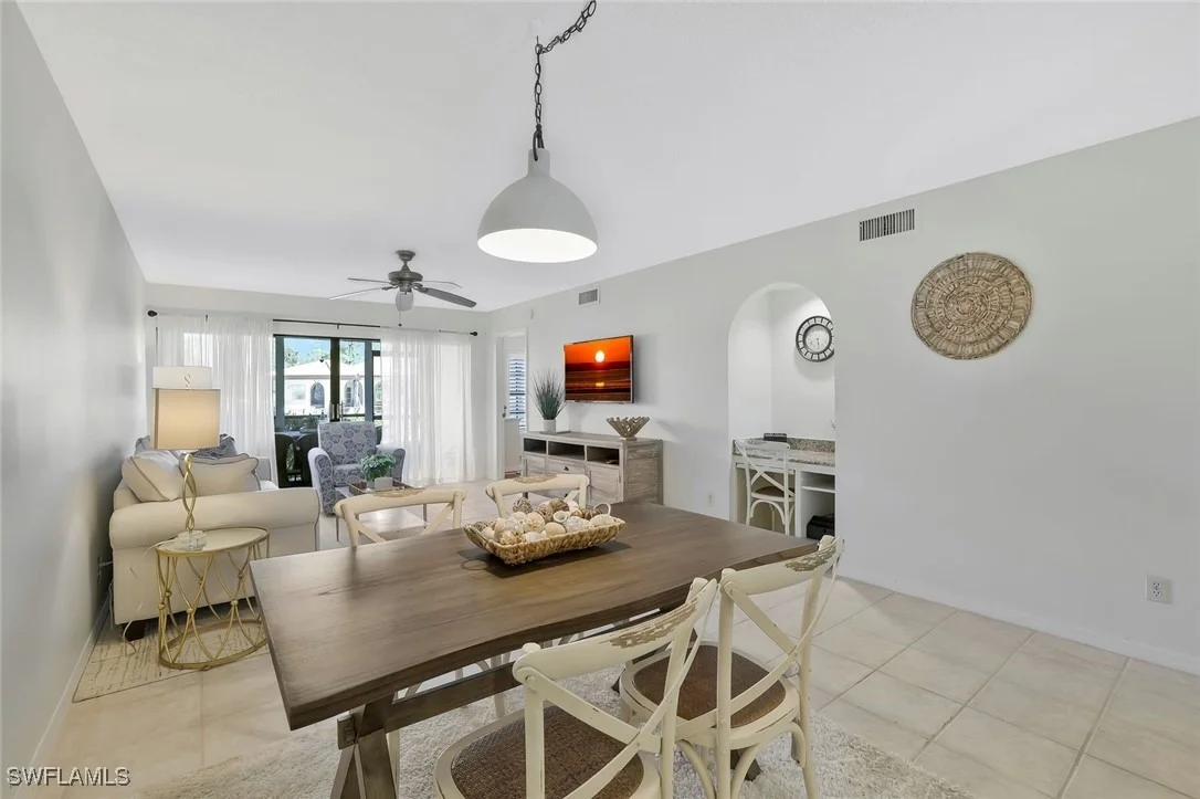 Photo of Unit 6014 at 601 Augusta Boulevard