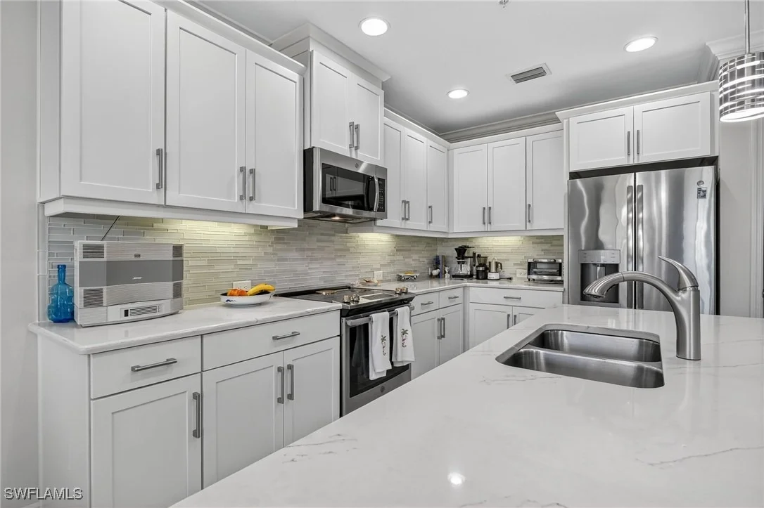 Photo of Unit 803 at 6960 Avalon Circle
