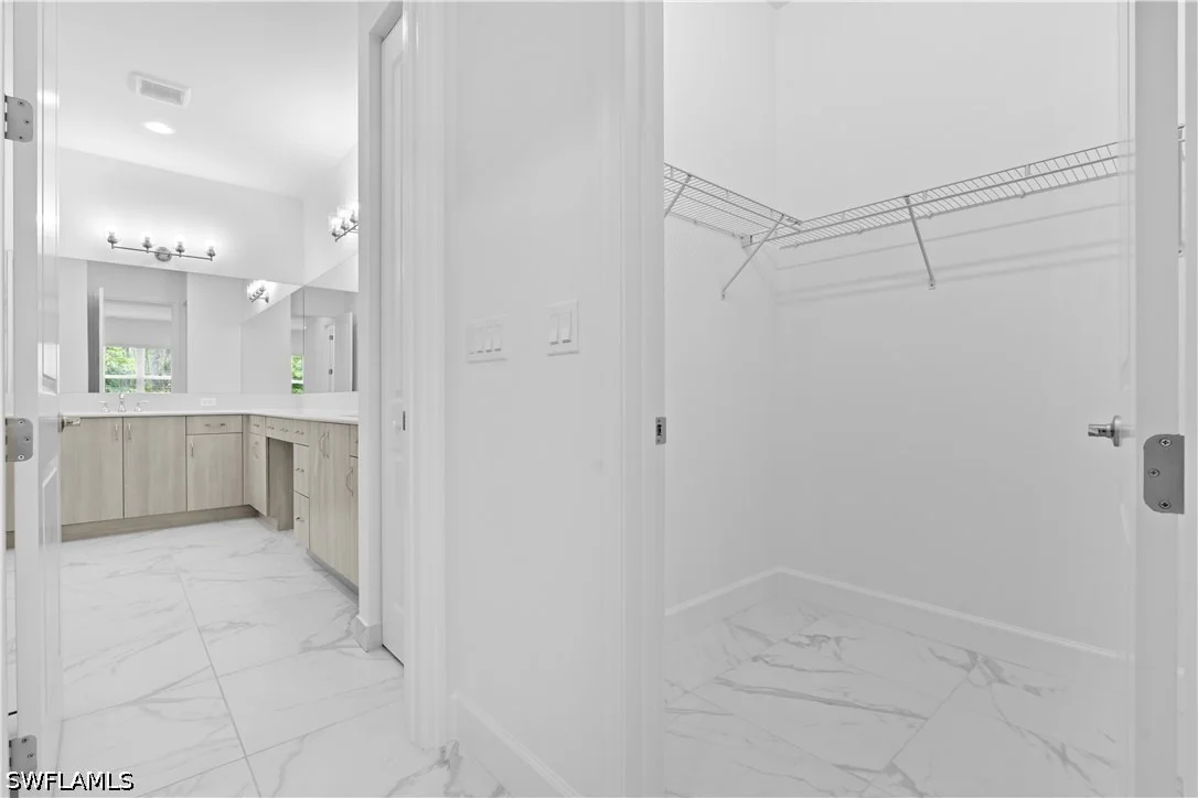 Photo of 2589 Kingfisher Drive