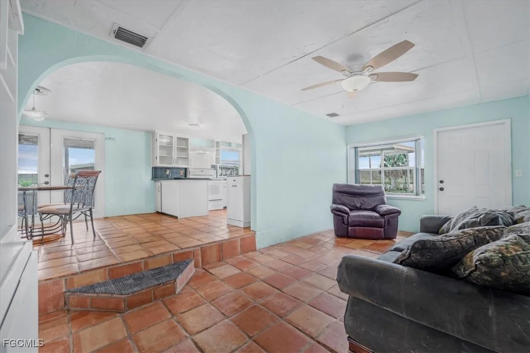 Photo of 1083 Sunset Strip