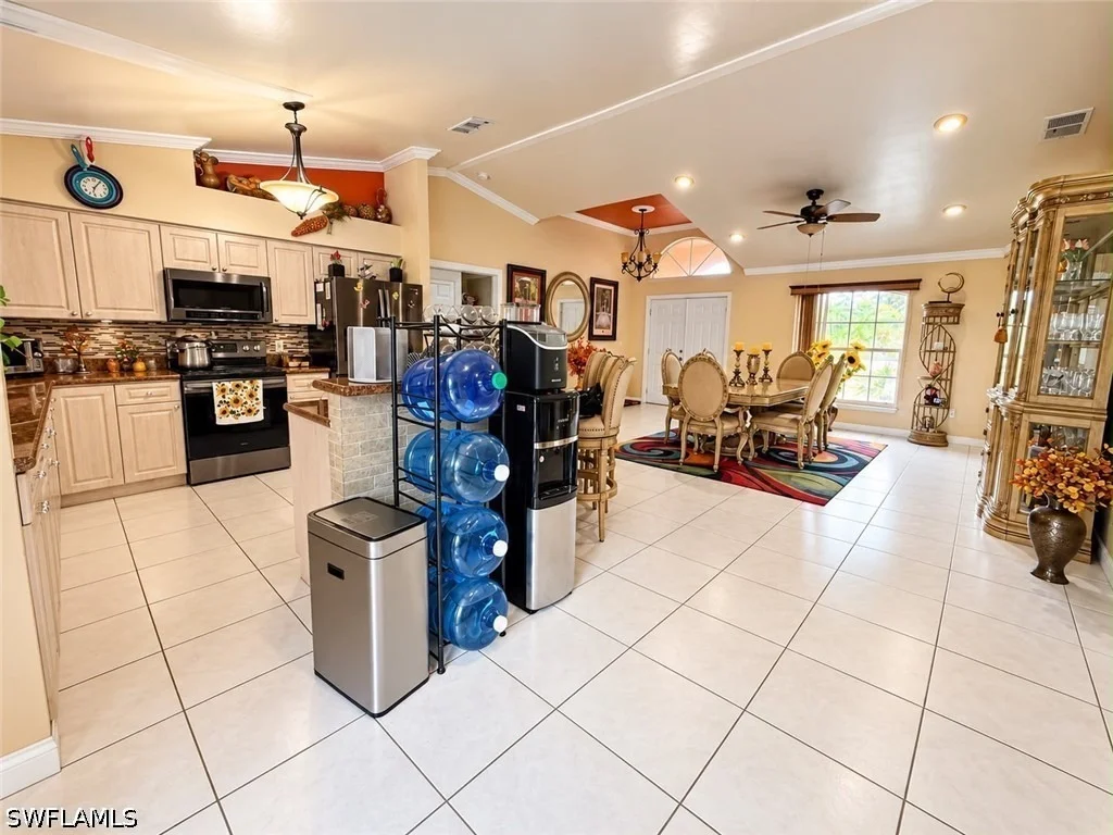 Photo of 4775 Everglades Boulevard N