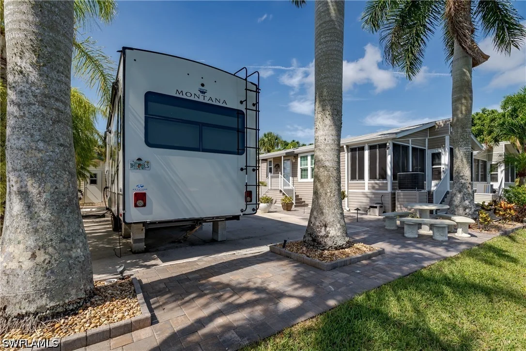 Photo of 1146 Silver Lakes Boulevard