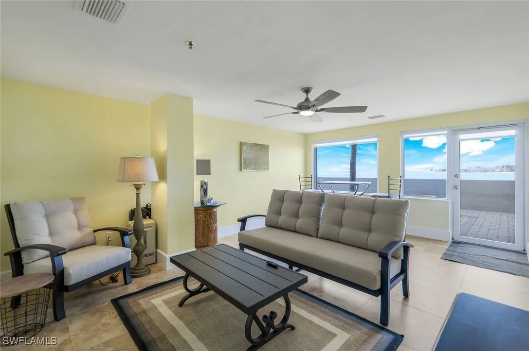 Photo of Unit 206 at 700 La Peninsula Boulevard