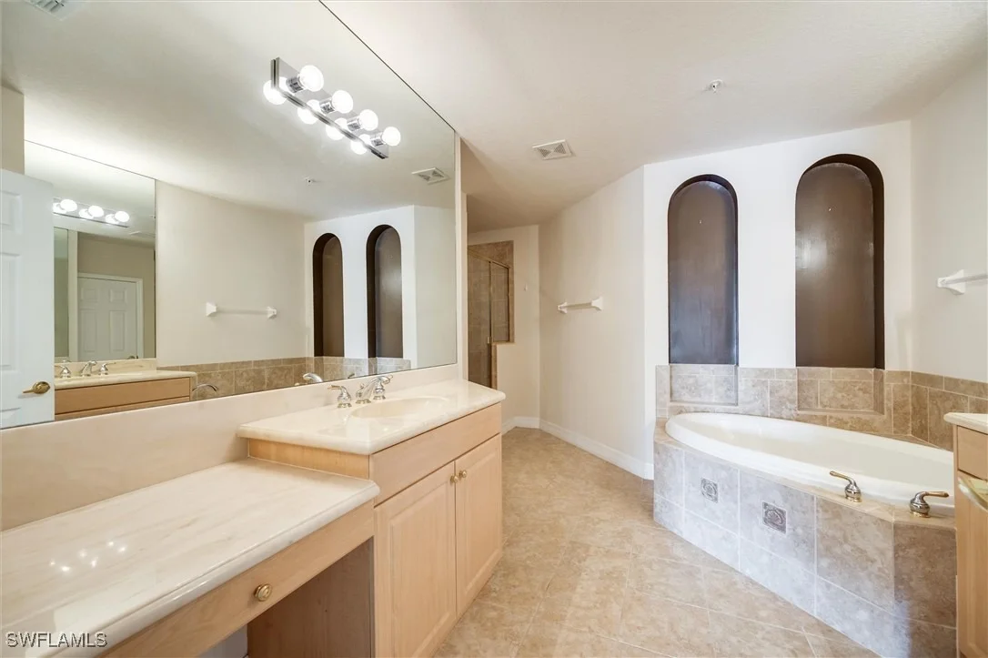 Photo of Unit 103 at 3600 Lansing Loop