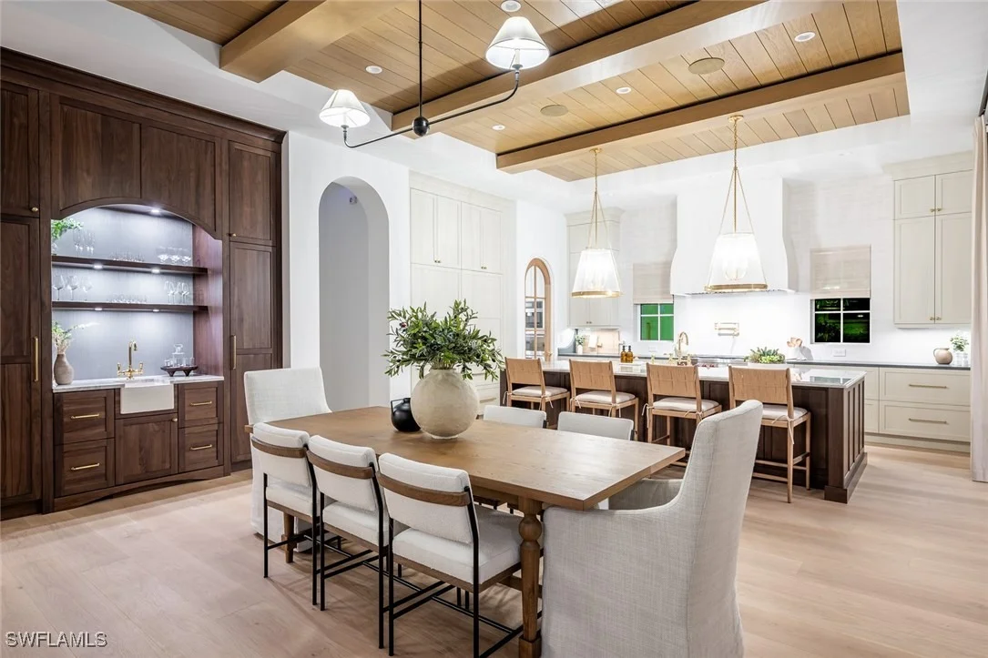 Photo of 190 7TH Avenue N