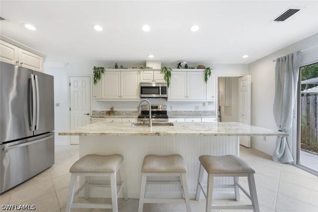 Photo of 601 97th Avenue N
