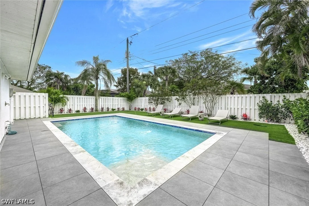 Photo of 596 105th Avenue N