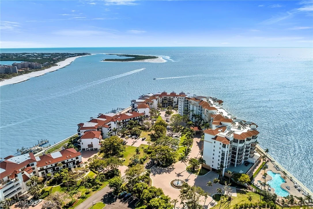 Photo of Unit 306 at 700 La Peninsula Boulevard