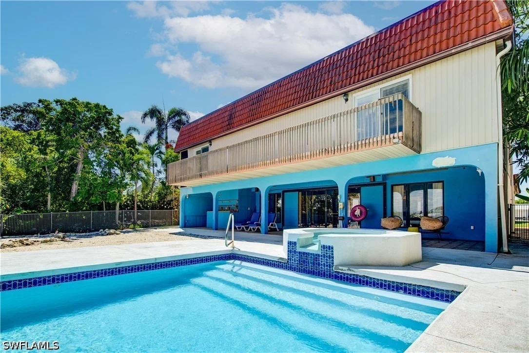 Photo of 11 Capri Boulevard