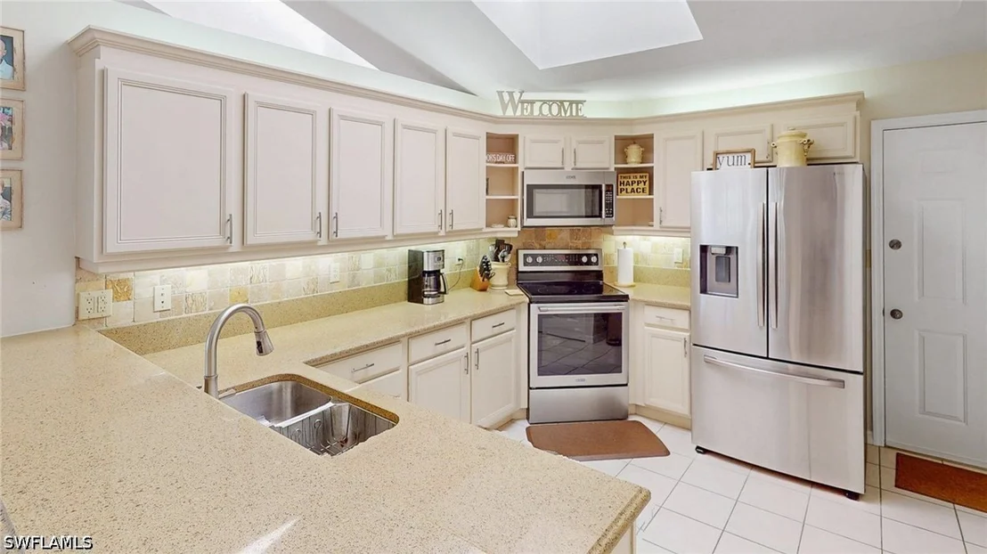 Photo of Unit 303 at 776 Eagle Creek Drive