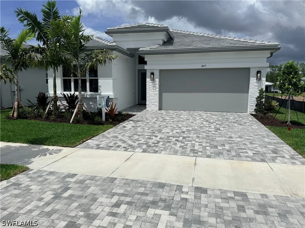 Photo of 2669 Hyacinth Place