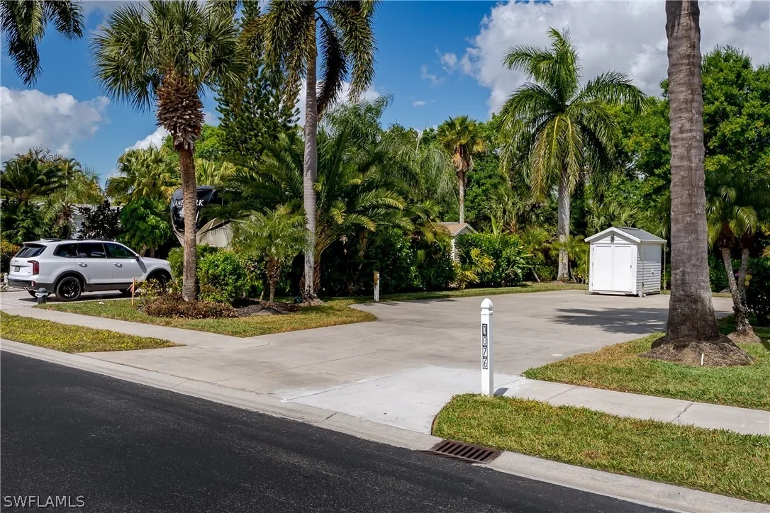 Photo of 1076 Diamond Lake Circle