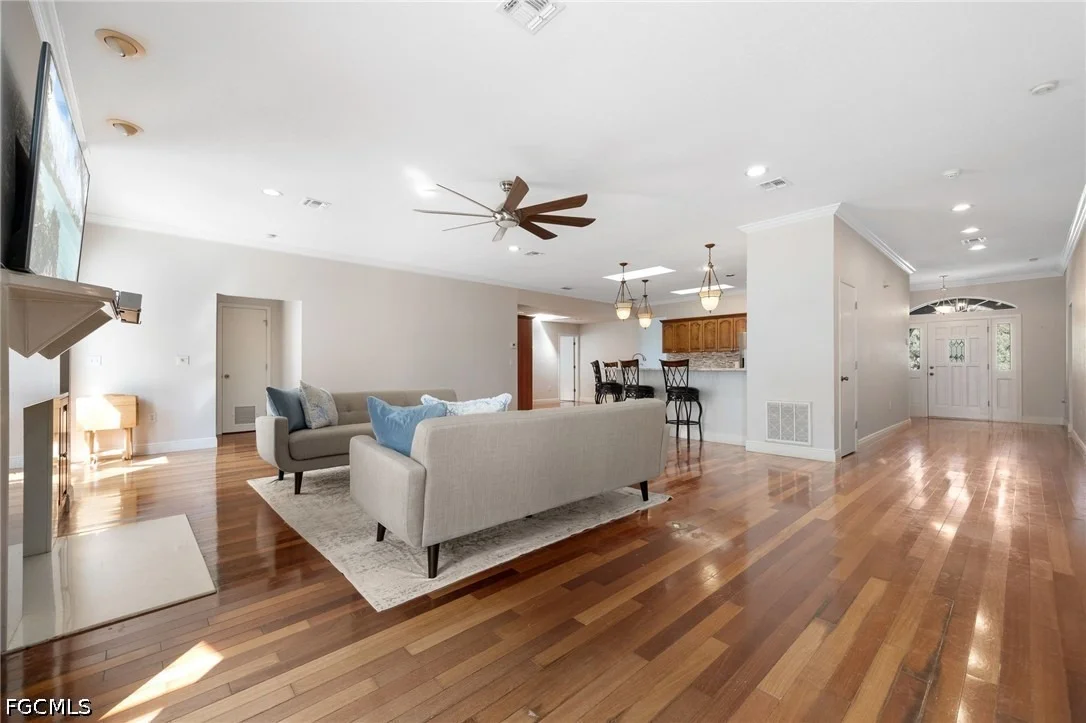 Photo of 1261 Riverbend Drive