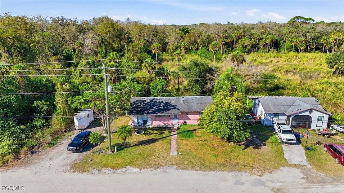 Photo of 829 N Bridge Street
