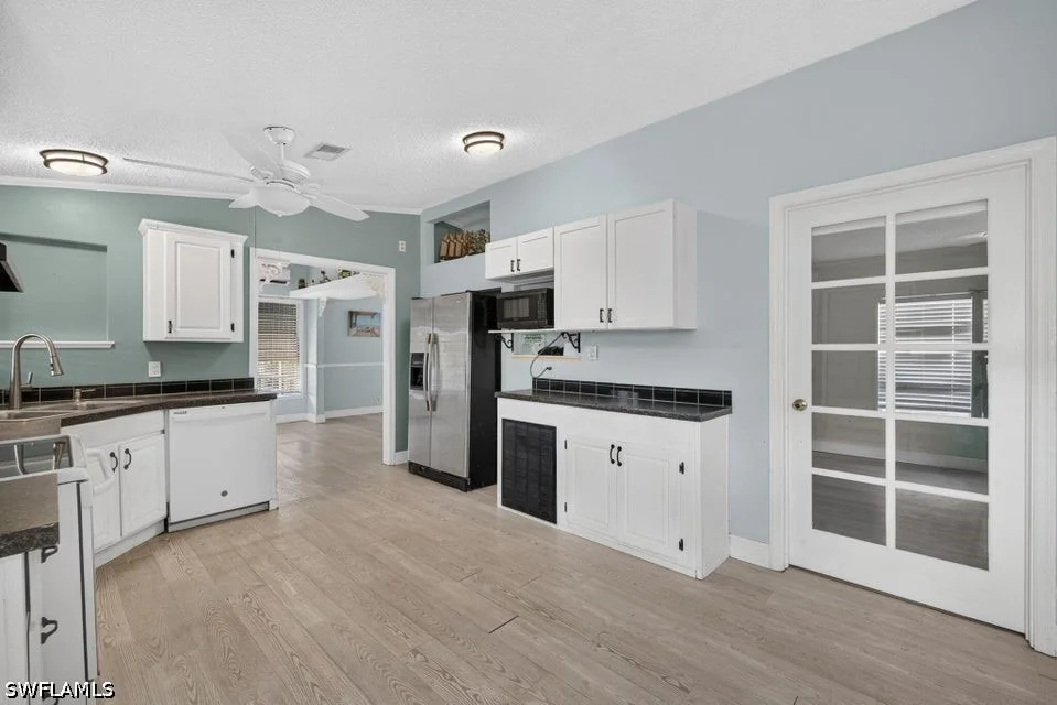 Photo of 656 Palm Avenue