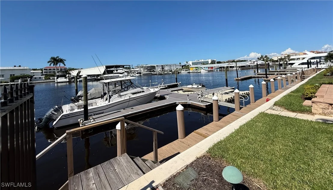 Photo of Unit 534 at 800 River Point Drive